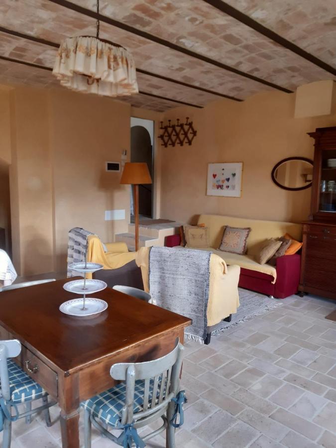 Bed and Breakfast Borgo Cardaneto Монтоне Экстерьер фото